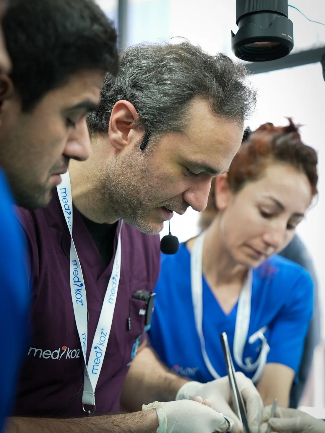 Op. Dr. Soner Karaali and Op. Dr. Mehmet Cömert dissecting together at the cadaver station